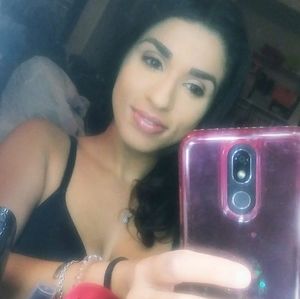 Meet your Posher, Crystal